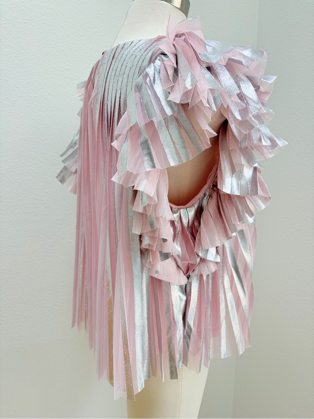 Anthropologie Pleated Foil Top Statement Blouse Metallic Pink Silver Size Small - Picture 5 of 14